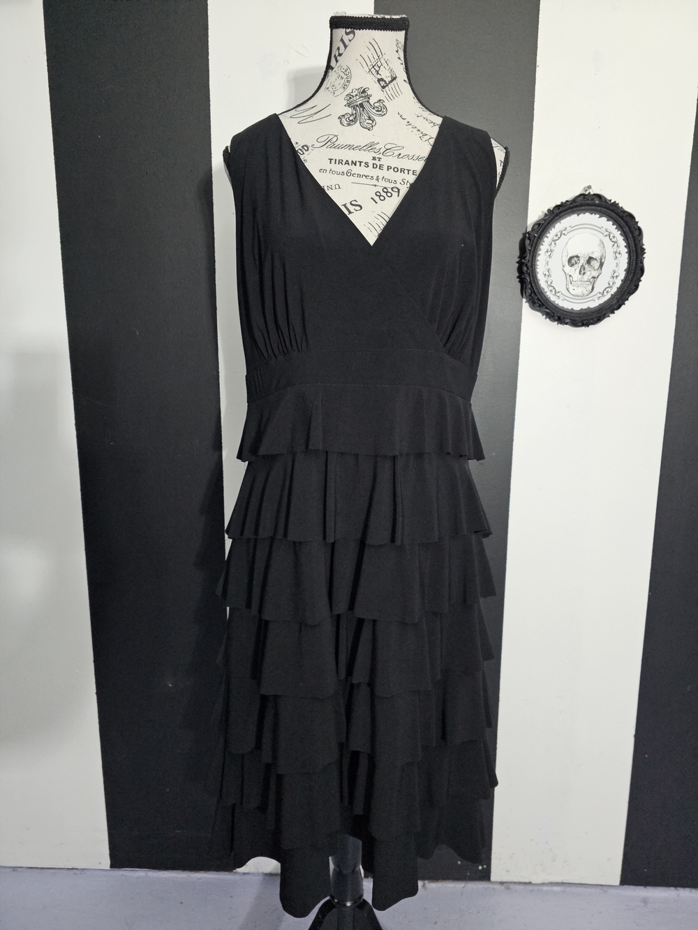 Frank Lyman Design Black V-Neck Tiered Ruffle Midi Dress